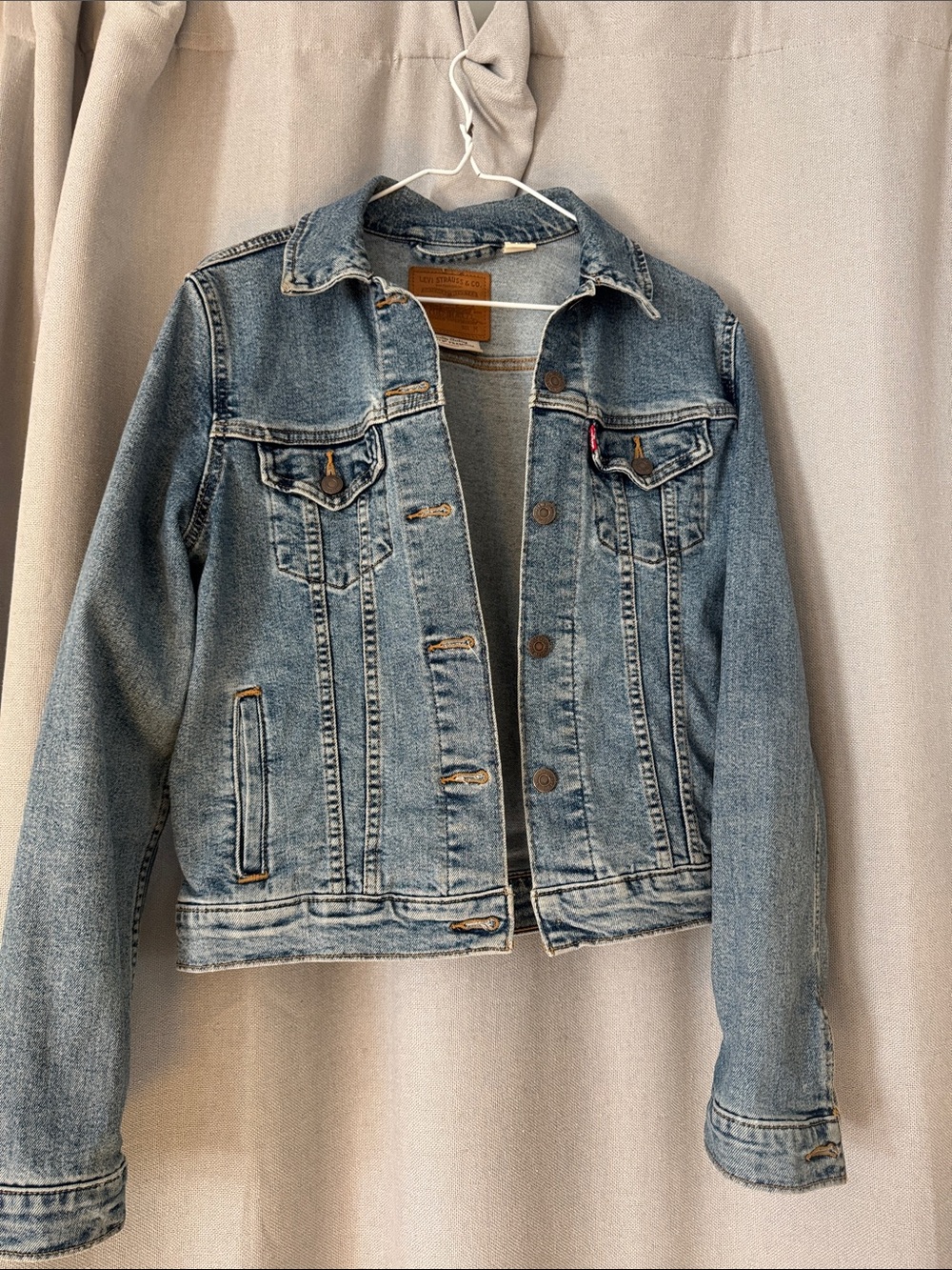 Levi's Women's Light Wash Denim Jacket - Blue
